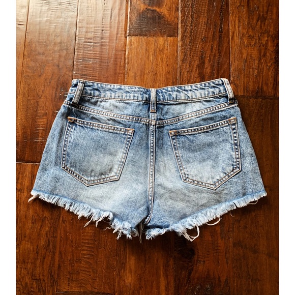 Forever 21 Acid Wash Denim High-Waisted Shorts - Picture 2 of 4